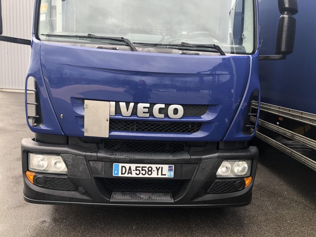  Camion fourgon IVECO Eurocargo 120E22