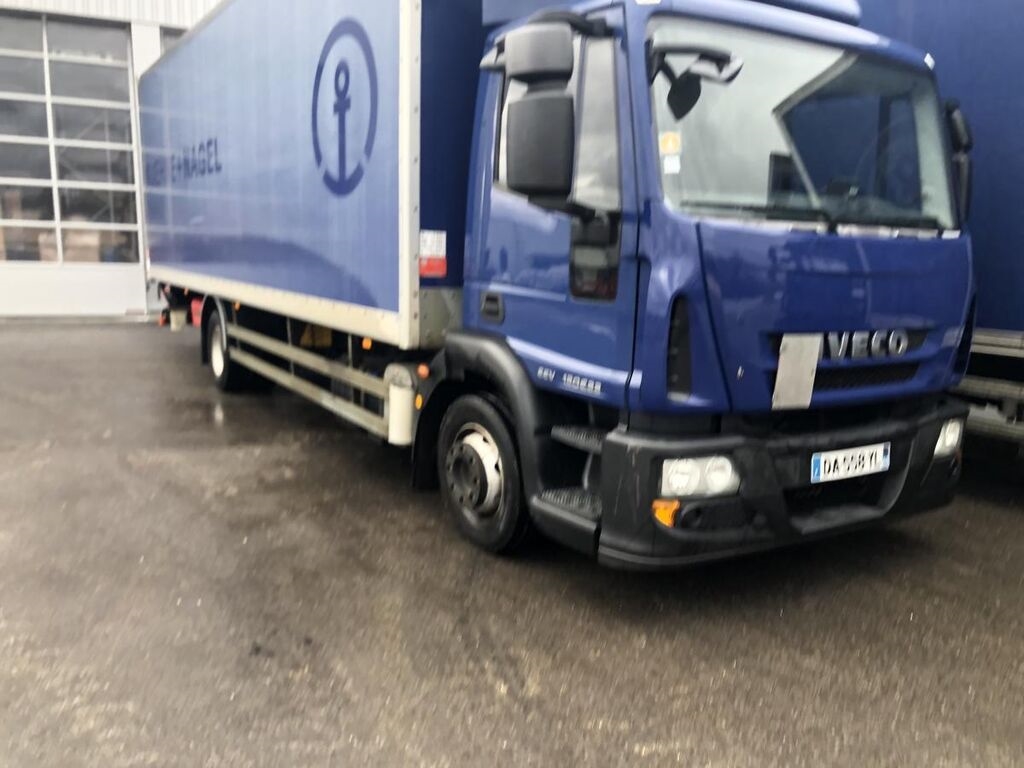  Camion fourgon IVECO Eurocargo 120E22